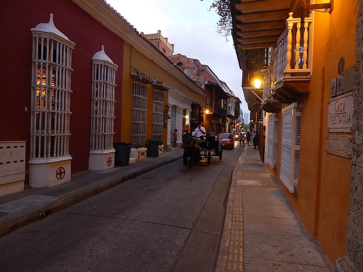 Edificio Morros Vitri 公寓 *